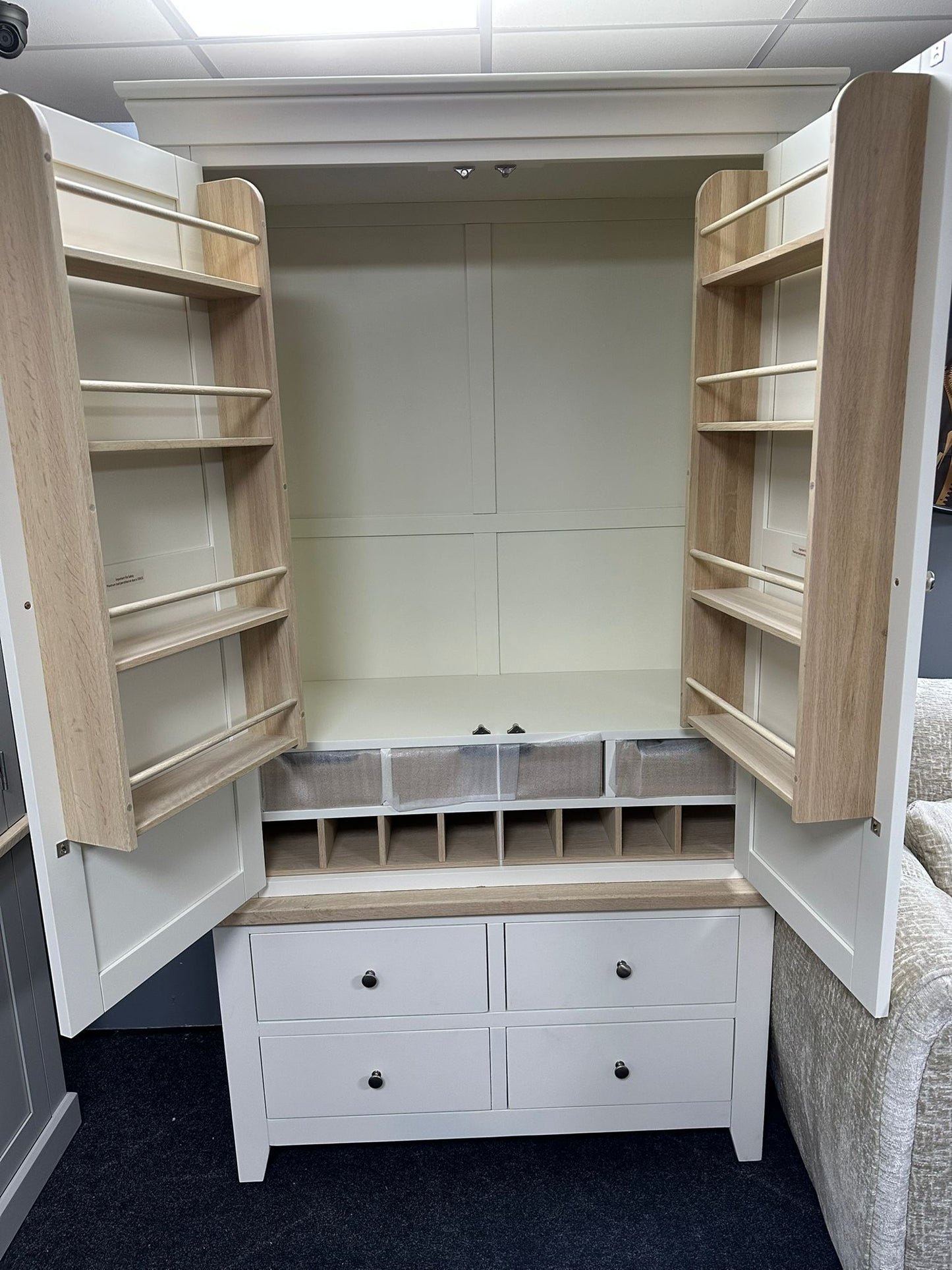 Classic Cream Double Larder