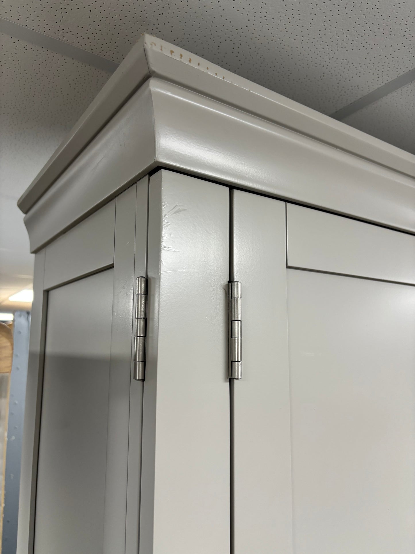 Dove Grey Media Unit