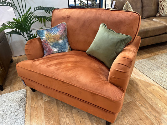 Beatrix Love Chair