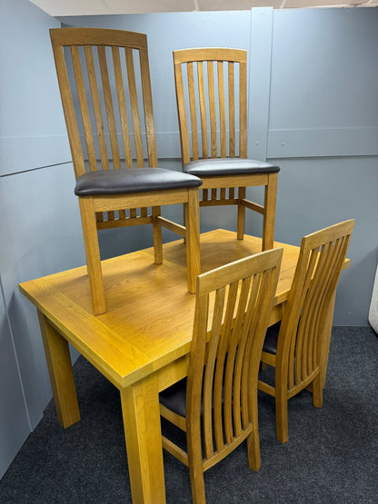 Oak Extending Dining Table & 4 Chairs