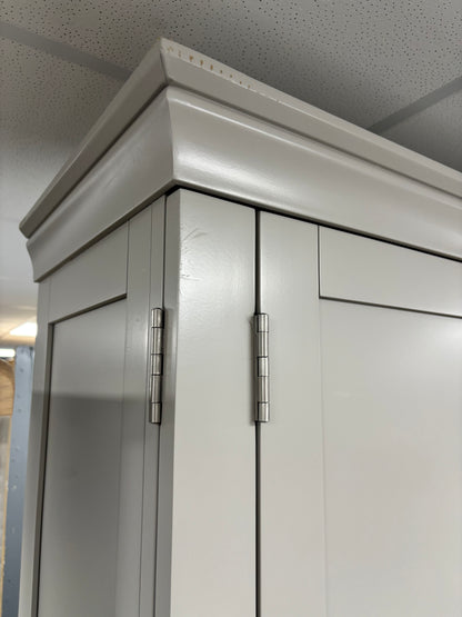 Dove Grey Media Unit