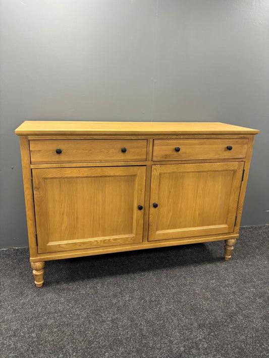 Oak Large 2 Door 2 Drawer Sideboard