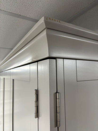 Dove Grey Media Unit