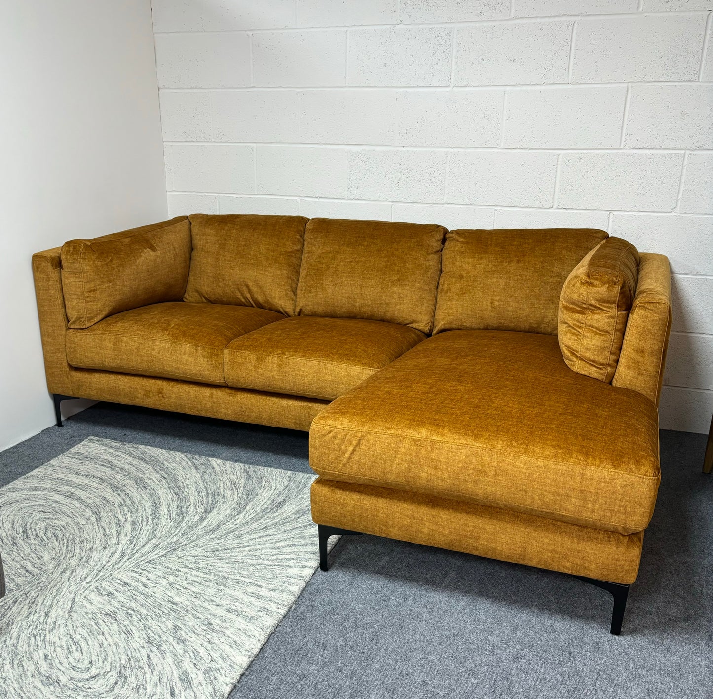 Harlem Chaise Corner Sofa