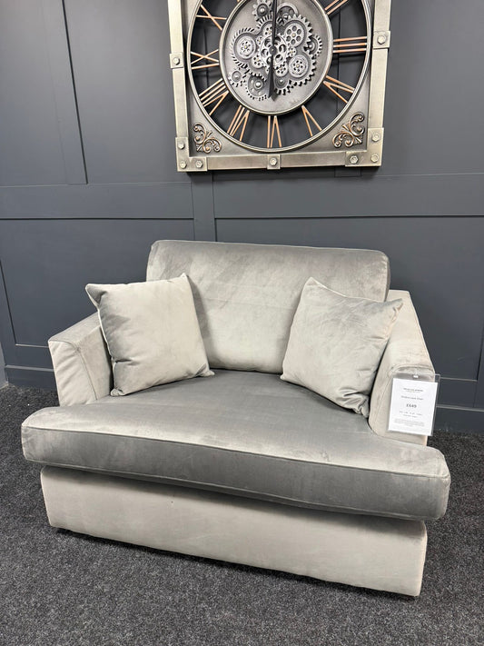 Stratus Snuggle Chair - EX DISPLAY