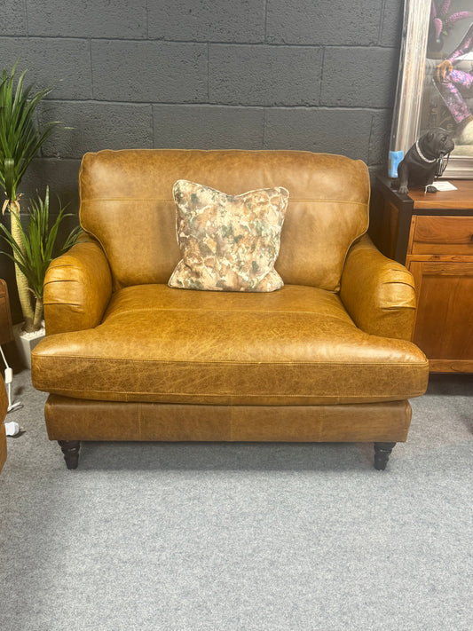 Leather Beatrix Love Chair (Ex Display)