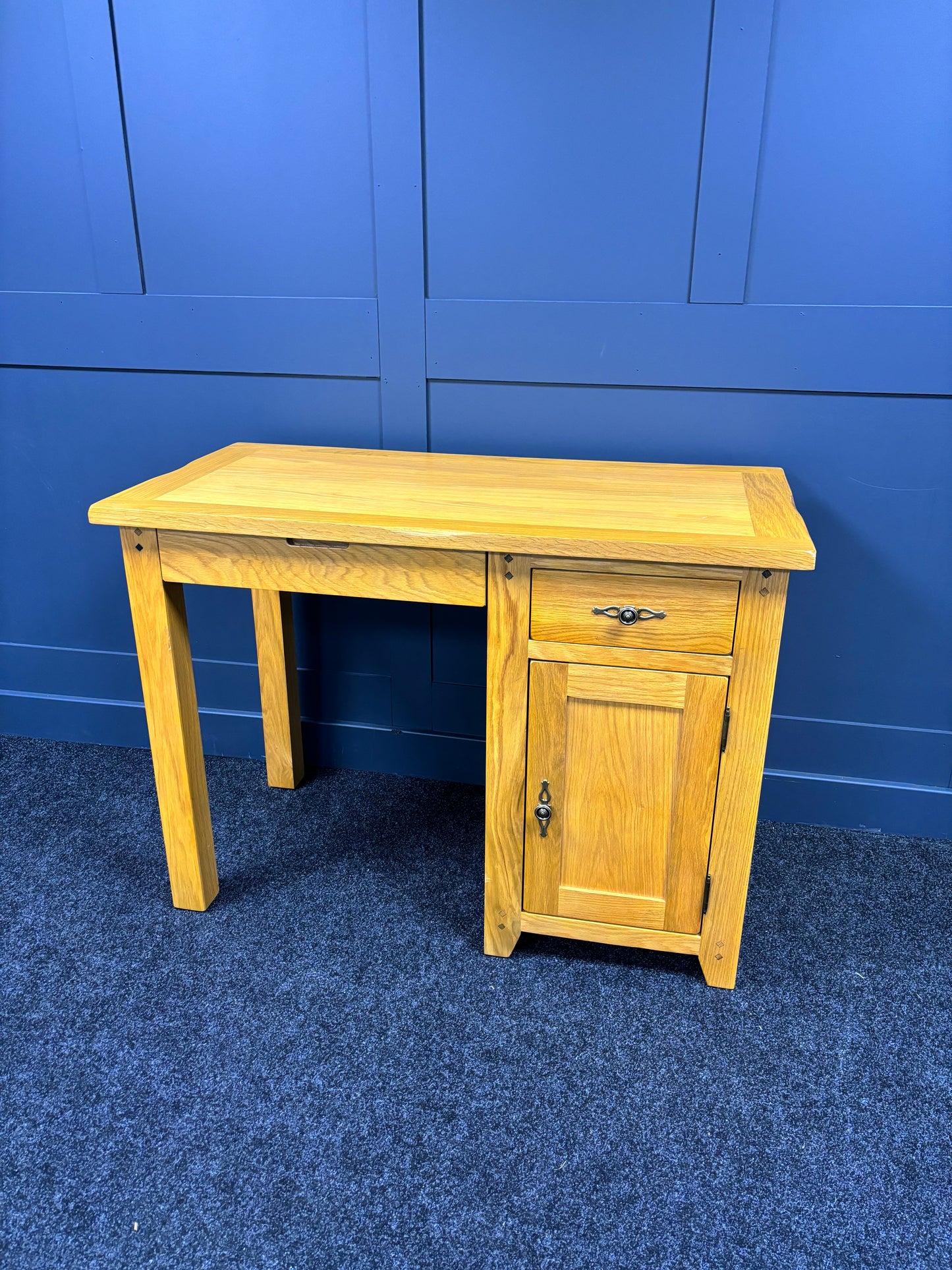 Oak Single Pedestal Desk