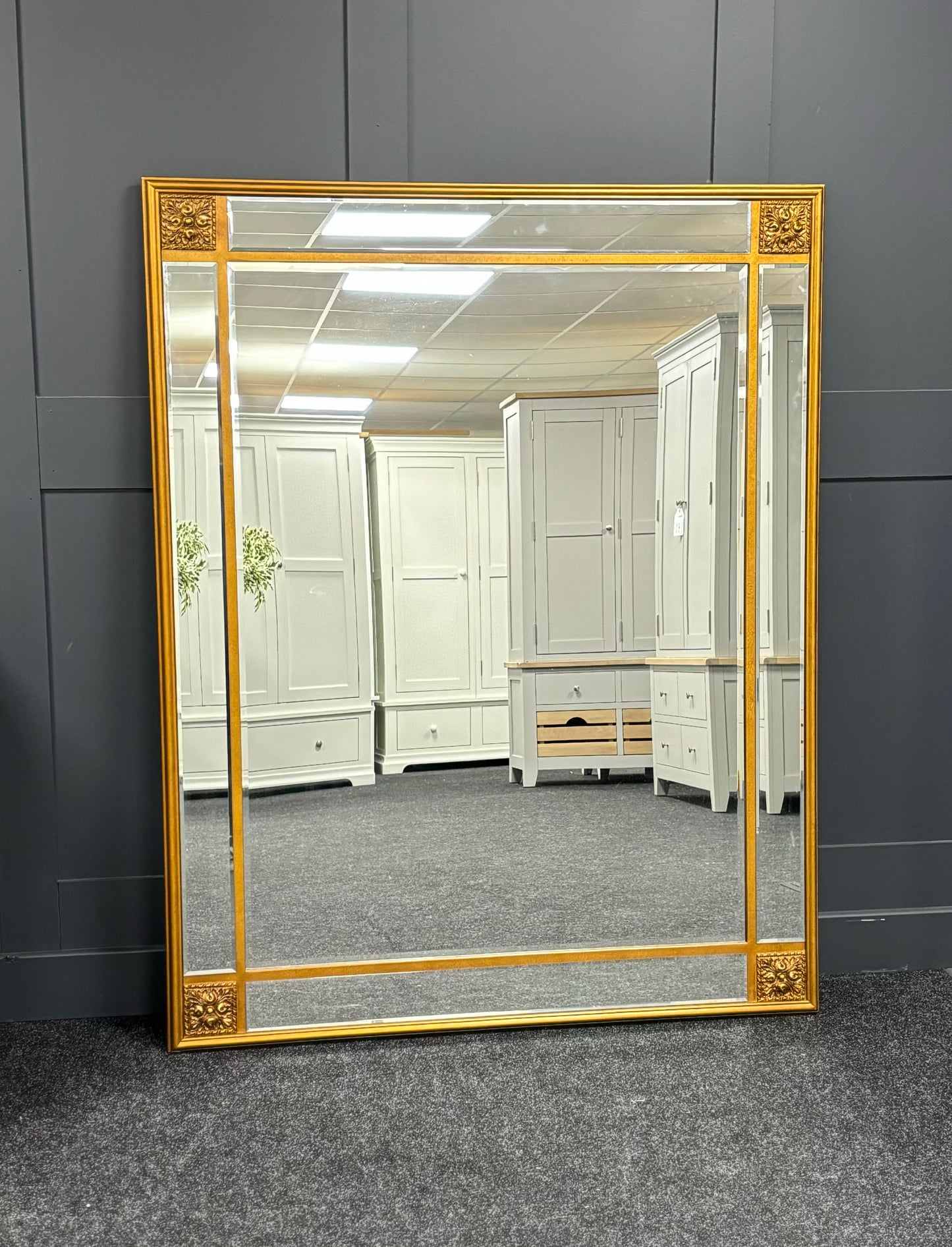 Gold Detailed Wall Mirror (Large)